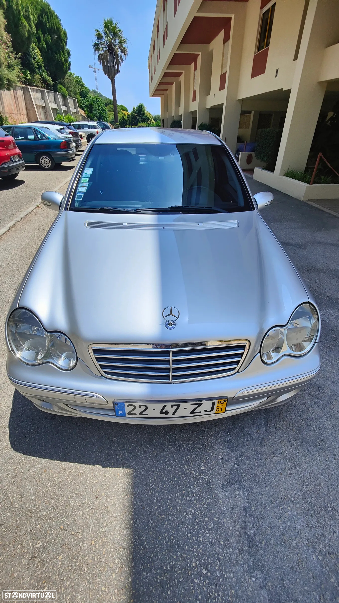 Mercedes-Benz 220 - 6