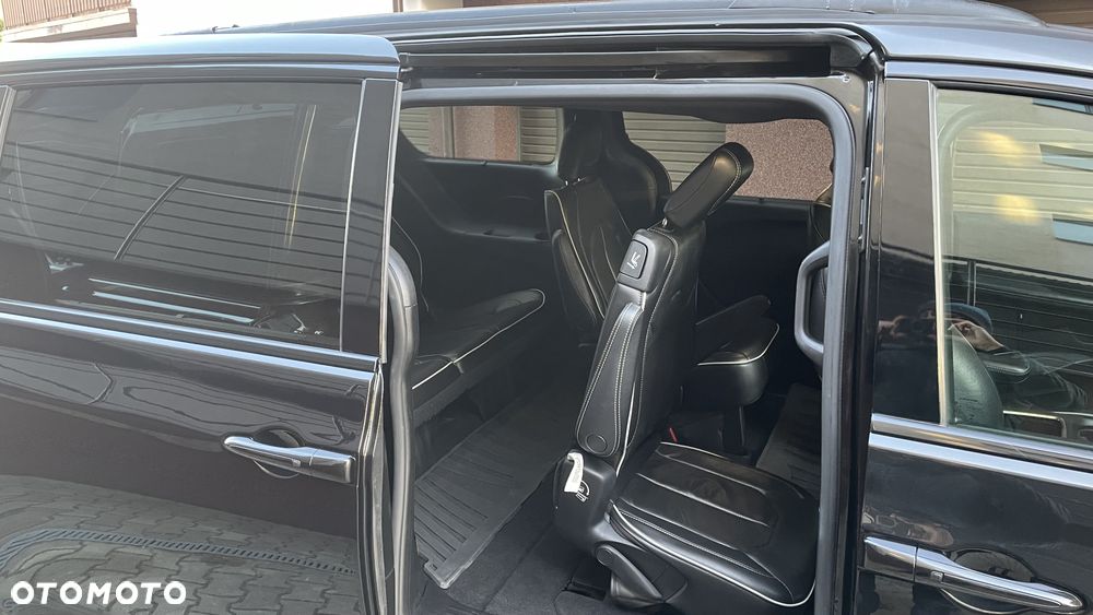 Chrysler Pacifica - 19