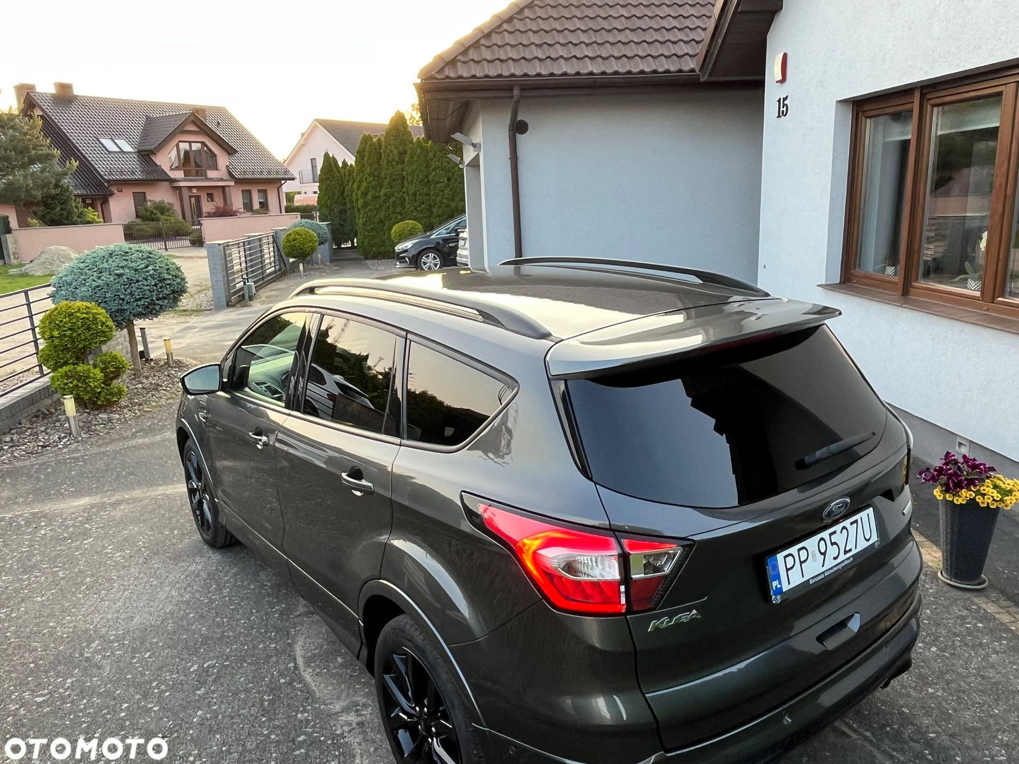 Ford Kuga 1.5 EcoBoost 2x4 ST-Line - 17