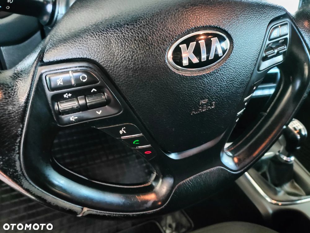 Kia Ceed - 10