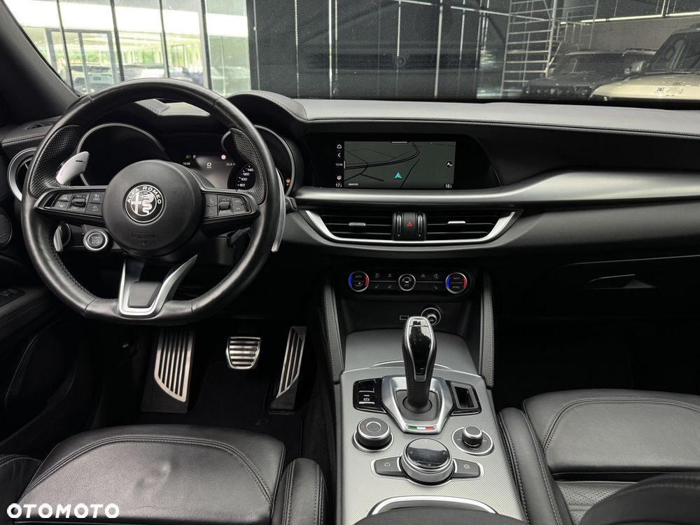 Alfa Romeo Stelvio 2.0 Turbo Veloce Q4 - 16