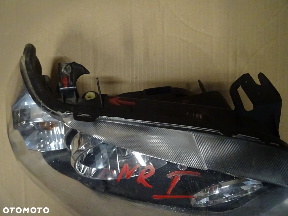 FORD MAVERICK LIFTING LAMPA PRAWA CZESCI ROZNE - 6