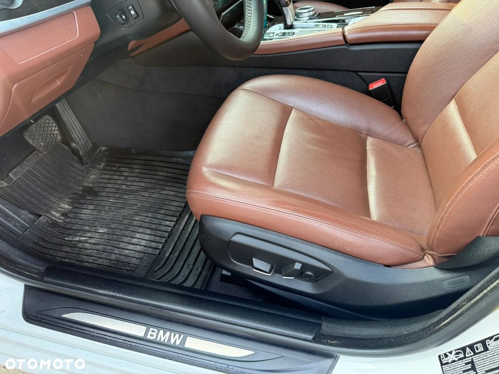 BMW Seria 5 528i xDrive - 13