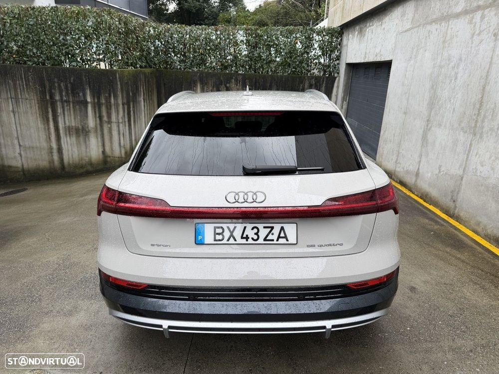 Audi e-tron 55 quattro S line - 11