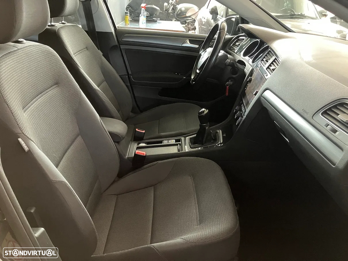 VW Golf Variant 1.6 TDi Confortline - 19