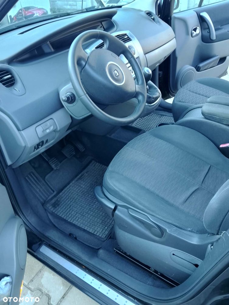 Renault Scenic 1.6 16V Conquest - 12