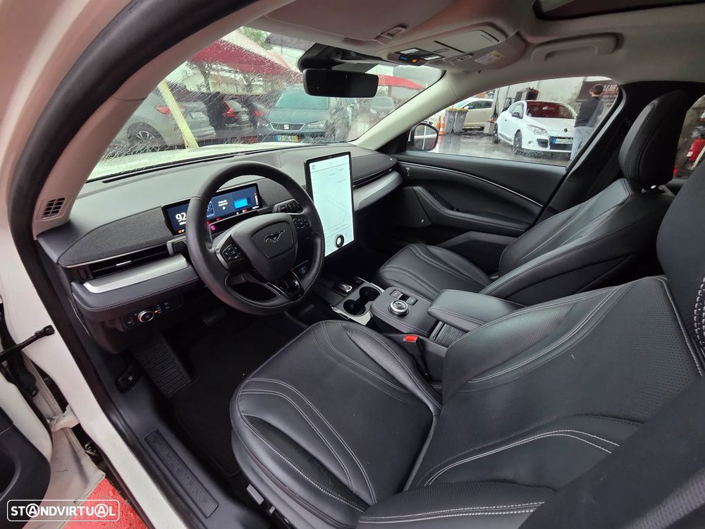 Ford Mustang Mach-E Standard - 29