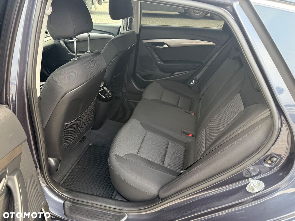 Hyundai i40 Kombi blue 1.6 Classic - 18