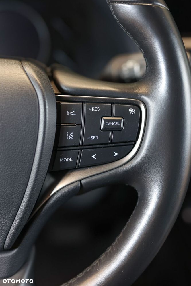 Lexus UX 250h GPF F Sport Design 2WD - 32