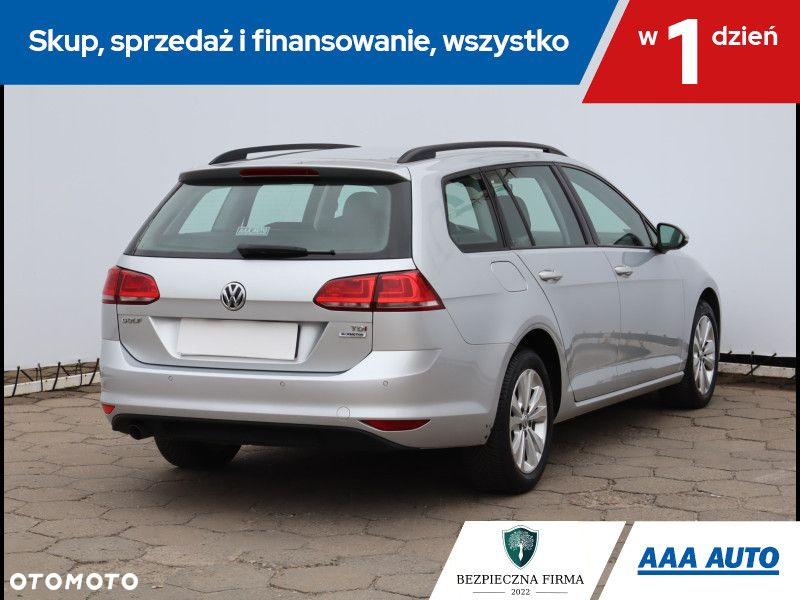 Volkswagen Golf - 6