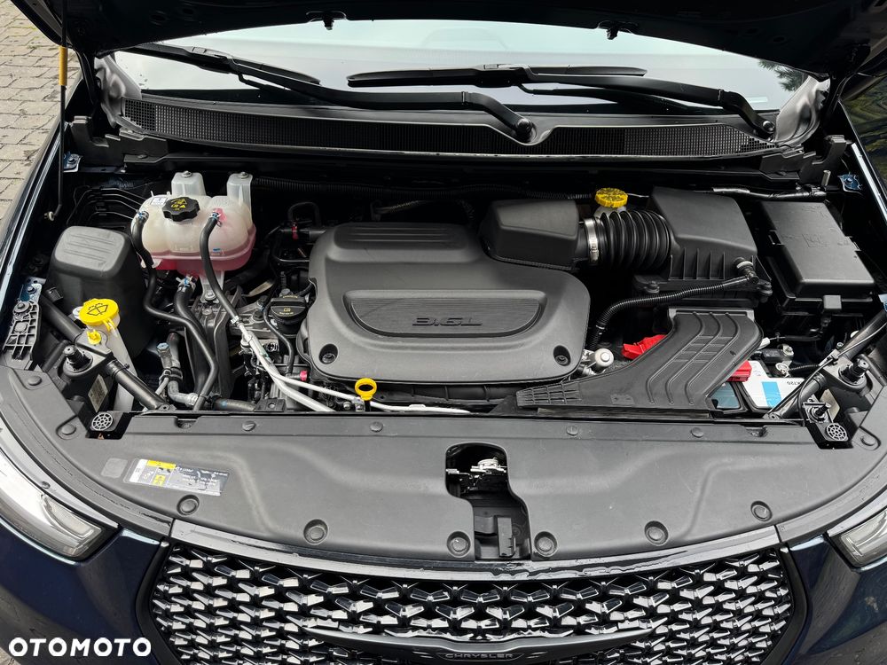Chrysler Pacifica - 22