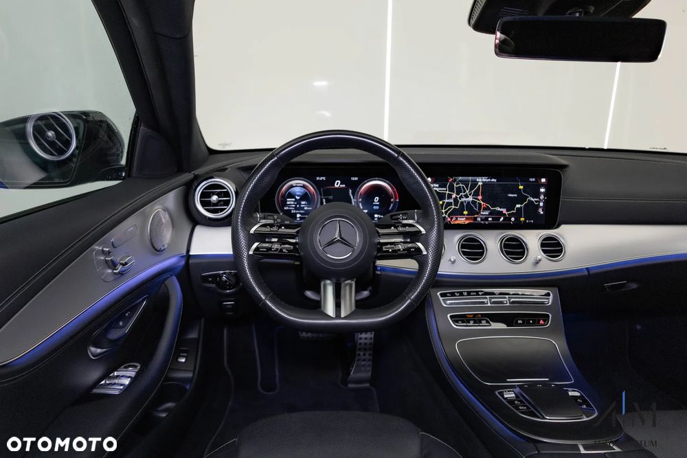 Mercedes-Benz Klasa E 300 de 4-Matic AMG - 13