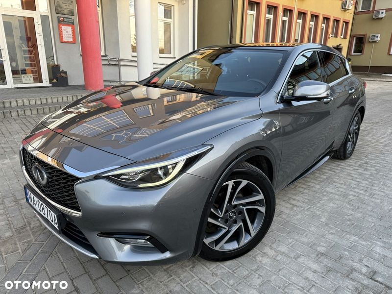 Infiniti Q30 1.6t Premium Tech 7DCT - 1