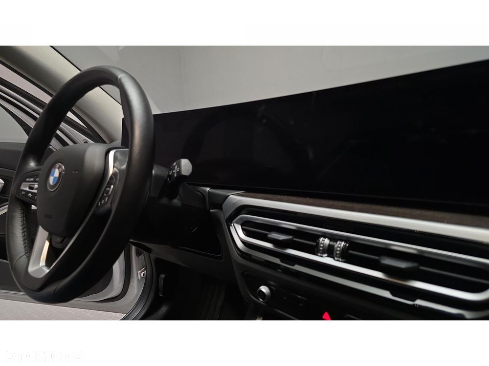 BMW Seria 3 320d xDrive mHEV M Sport - 32