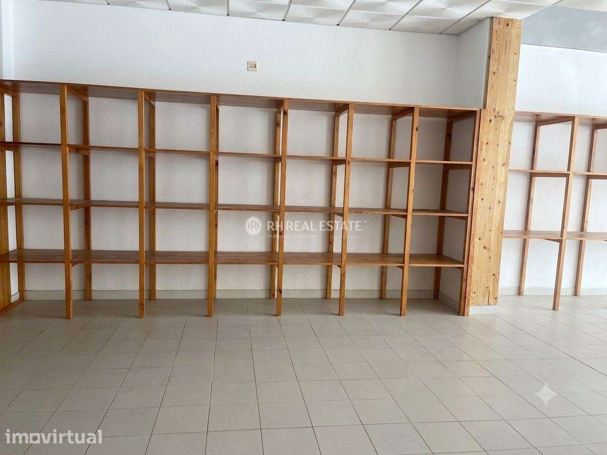 Arrendamento Espaço Comercial na Rua Rancho das Cantarinhas, Nº70 - Grande imagem: 3/6