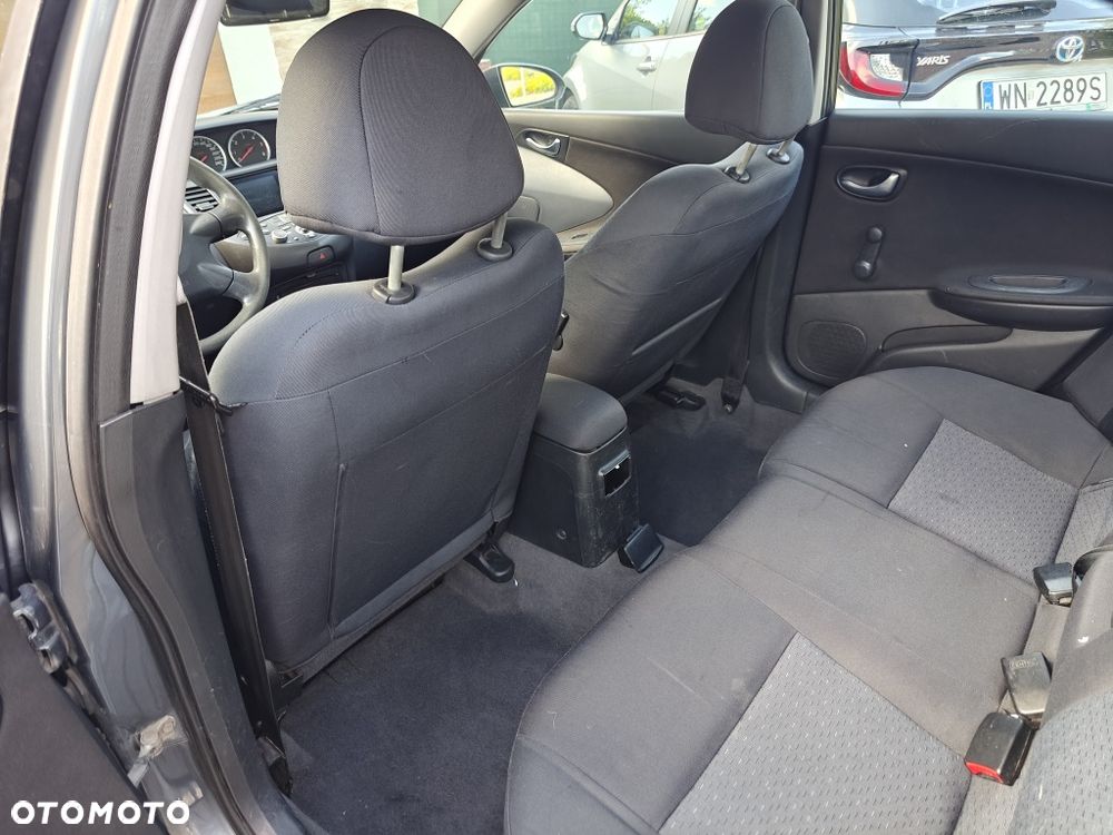 Nissan Primera - 8
