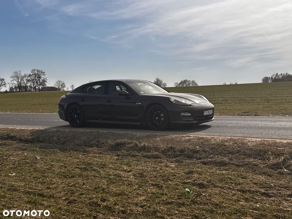 Porsche Panamera 4S - 6