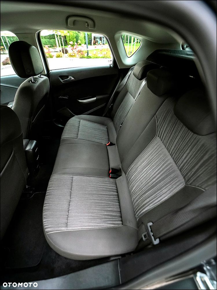 Opel Astra - 32