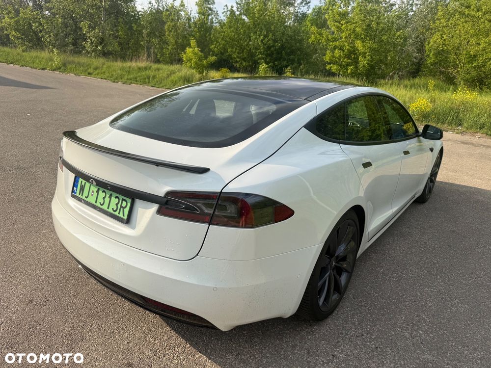 Tesla Model S - 5