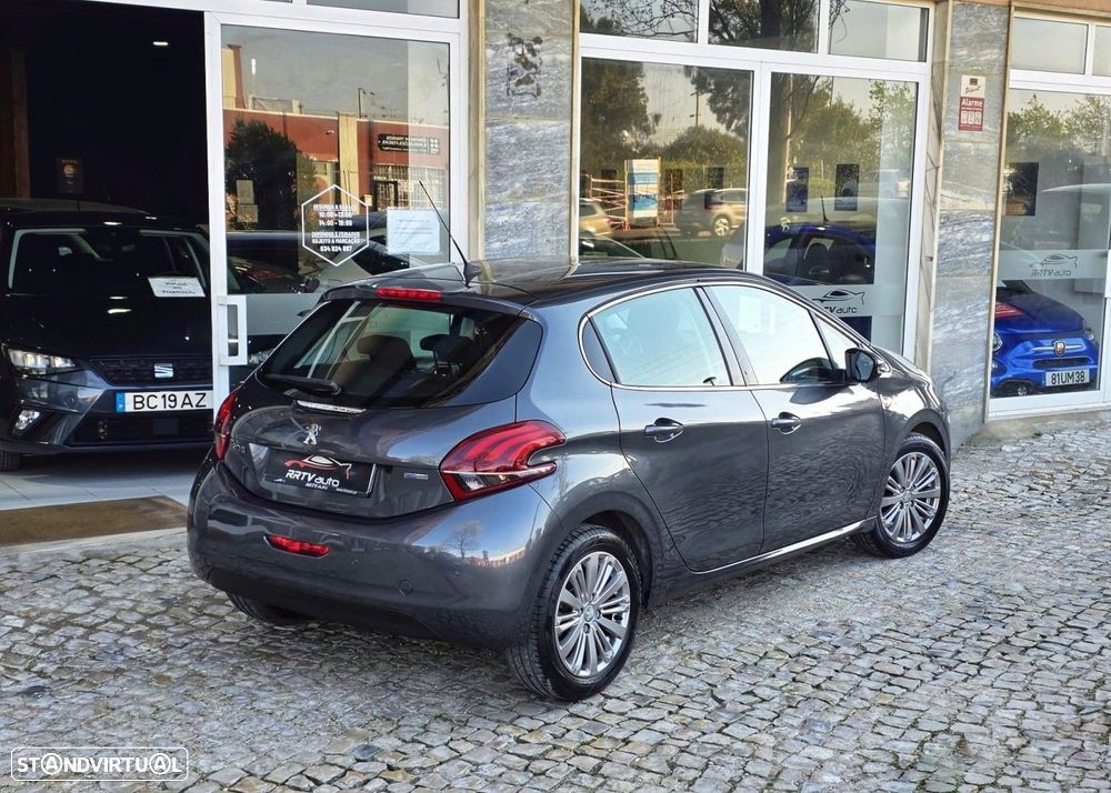Peugeot 208 1.2 PureTech Allure EAT6 - 12