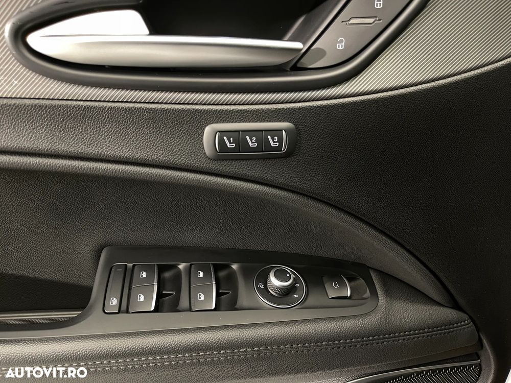 Alfa Romeo Stelvio - 24