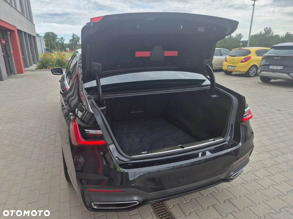 BMW Seria 7 750Li xDrive - 16