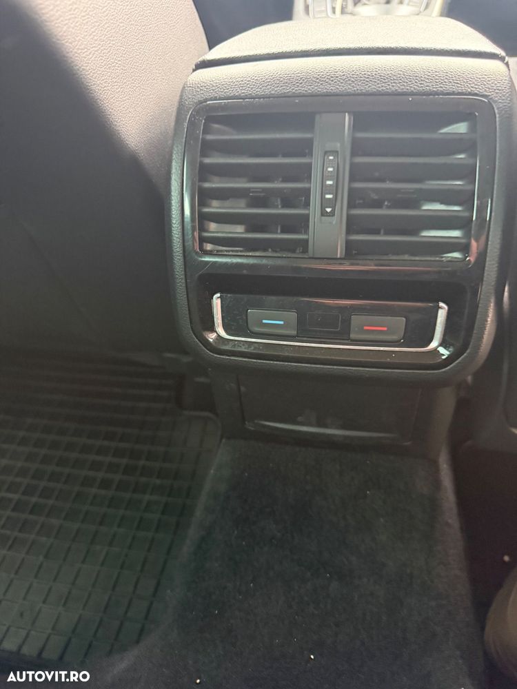 Volkswagen Passat 2.0 TDI DSG Highline - 22
