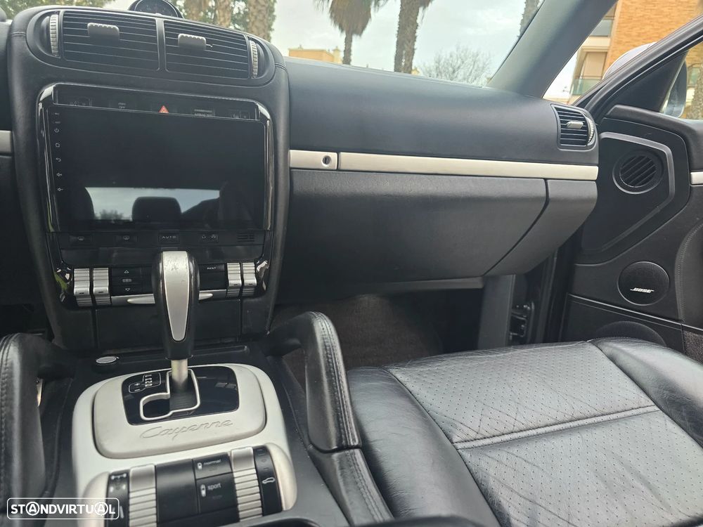 Porsche Cayenne Turbo - 18