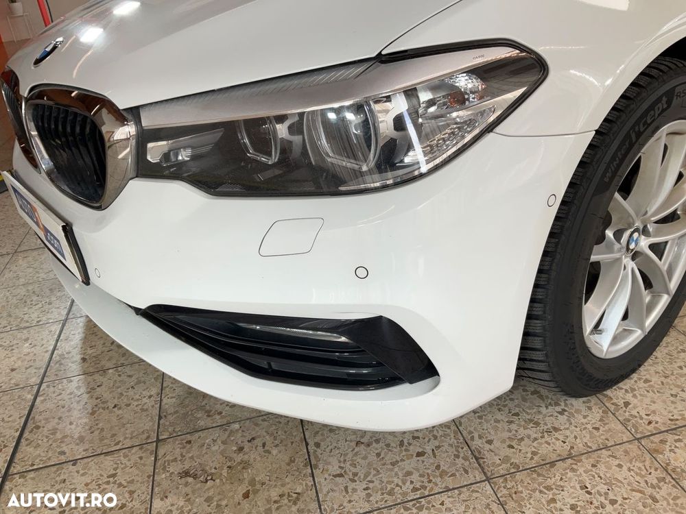 BMW Seria 5 520d Aut. - 36
