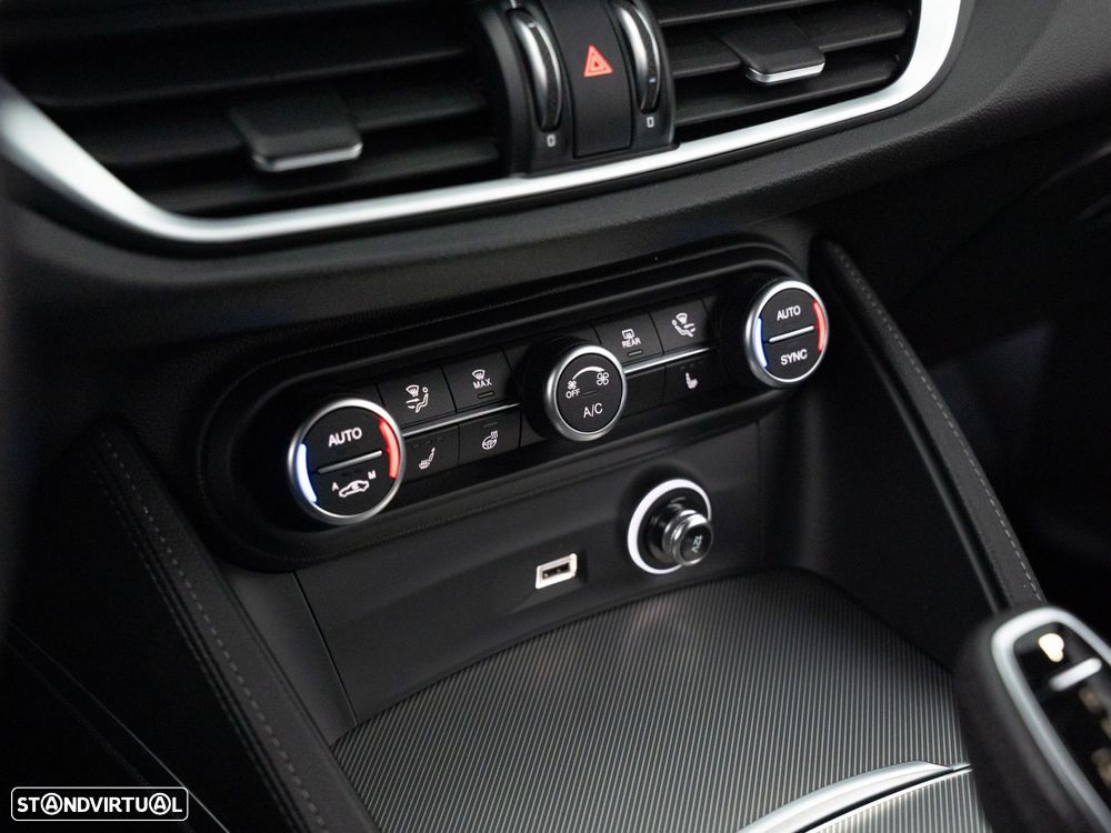 Alfa Romeo Stelvio 2.2 D Sprint Q4 AT8 - 28