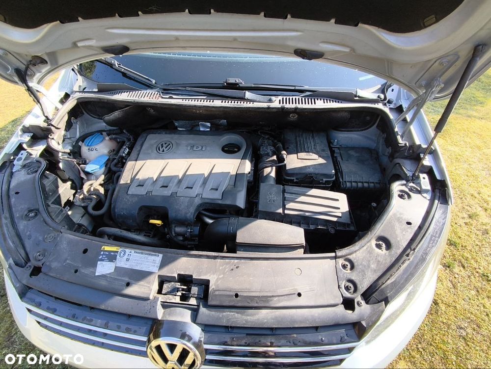 Volkswagen Touran 1.6 TDI DPF BlueMotion Technology DSG Comfortline - 6