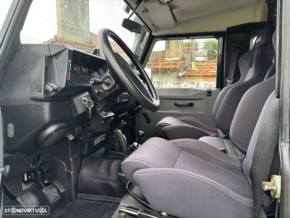 Land Rover Defender 90 2.5 TD5 Metal Top - 4