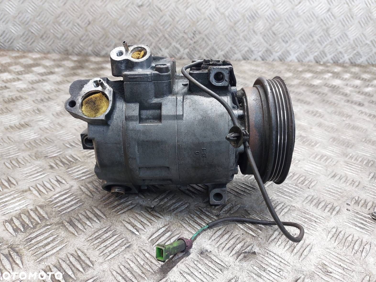 SPRĘŻARKA KOMPRESOR KLIMATYZACJI PASSAT B5 1.9 TDI 8D0260808 - 1