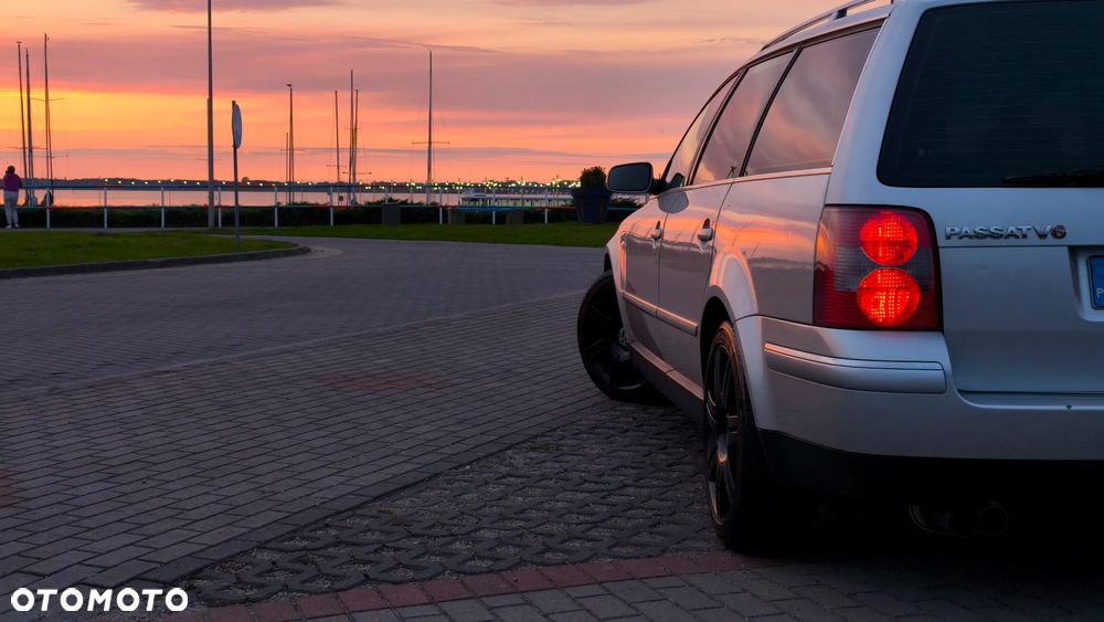 Volkswagen Passat 2.8 V6 4Motion Highline - 11