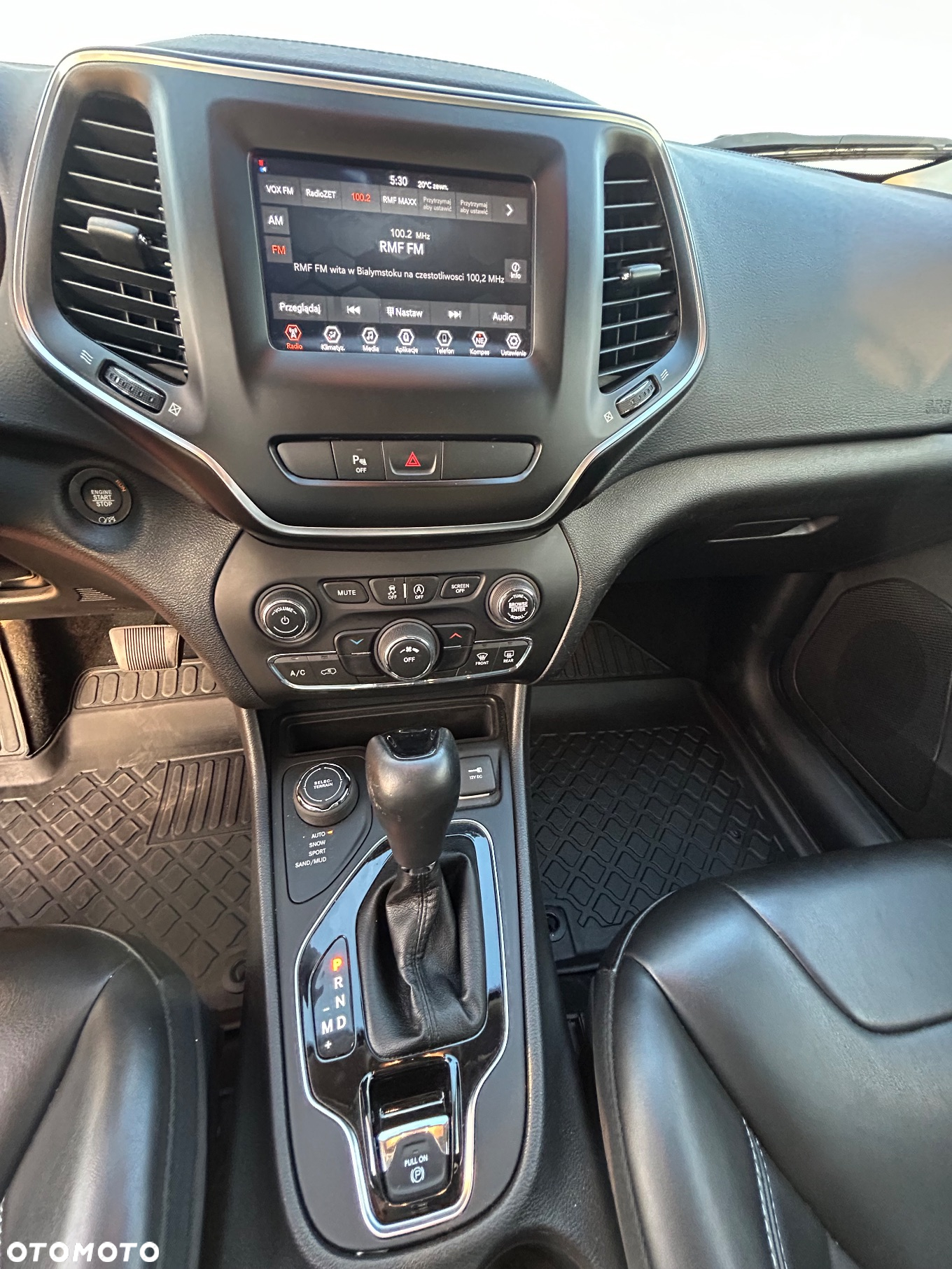 Jeep Cherokee - 12