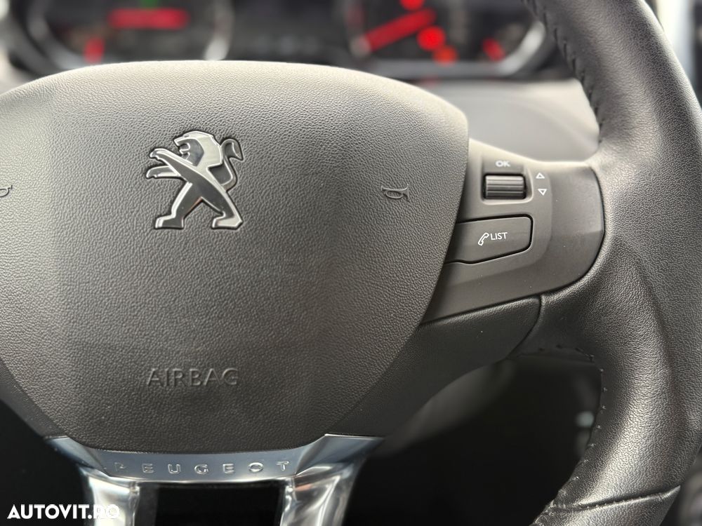 Peugeot 208 82 PureTech Style - 7