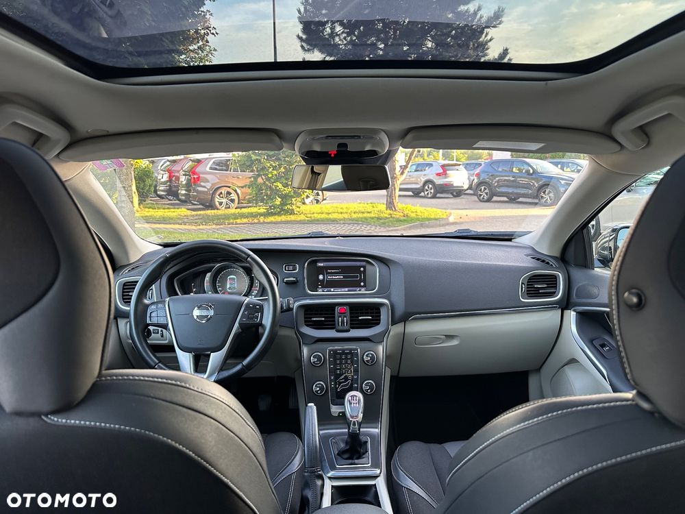 Volvo V40 D2 Momentum - 28