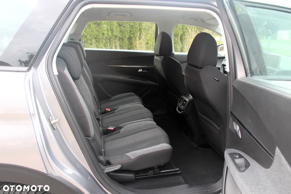 Peugeot 5008 HDI 115 Active - 32