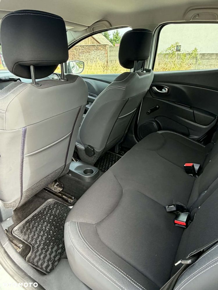 Renault Clio - 11