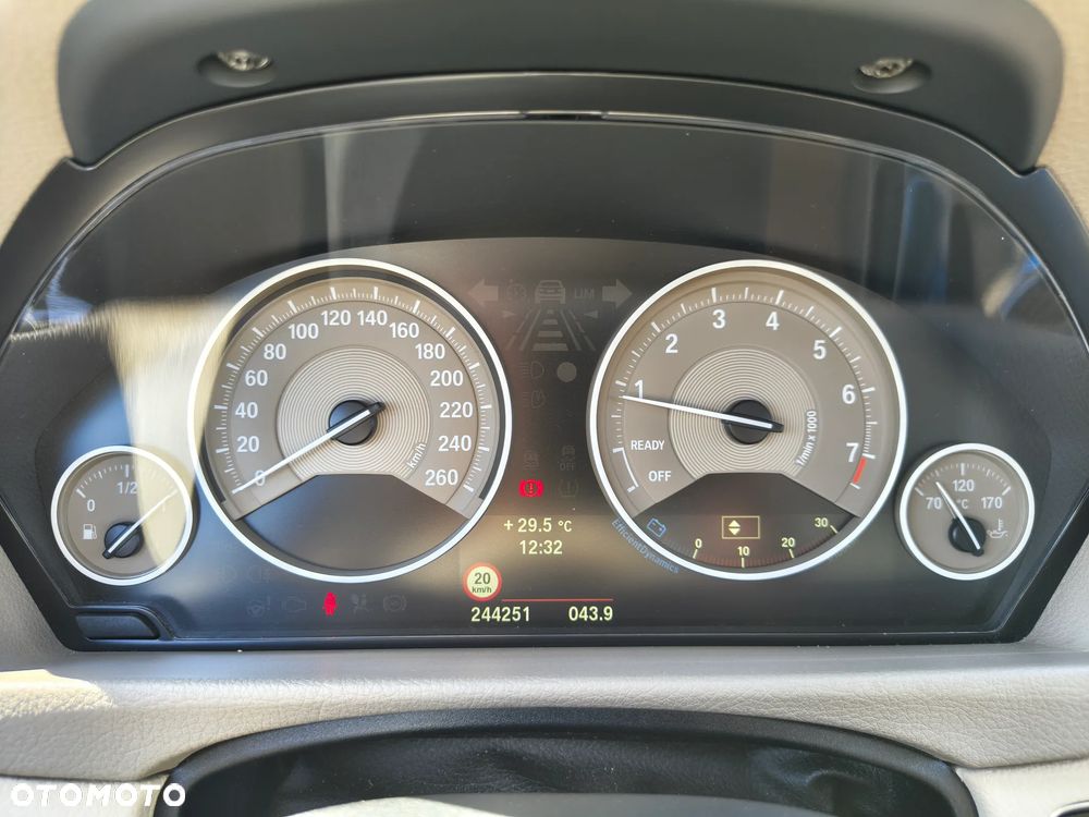 BMW Seria 3 328i xDrive Modern Line - 18