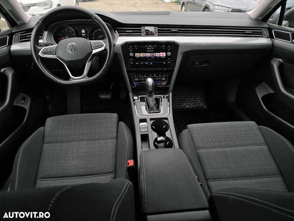 Volkswagen Passat - 11