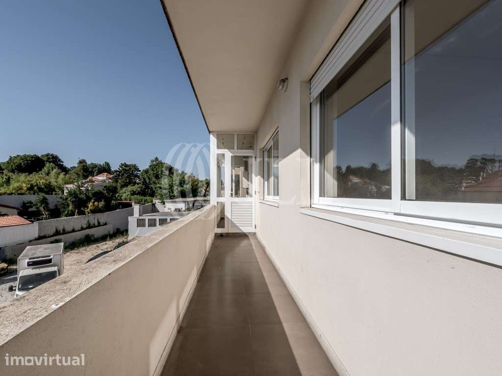 Apartamento T4 na Av. Antunes Guimarães, no Porto - Grande imagem: 3/31