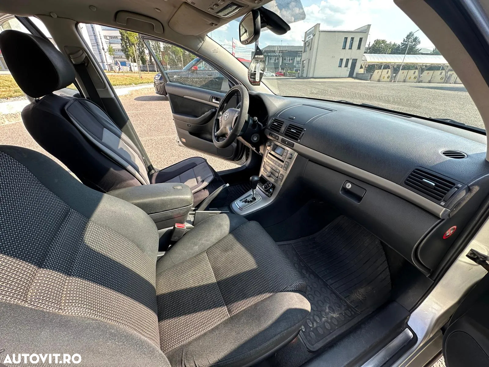 Toyota Avensis 1.8 Aut Executiv - 4