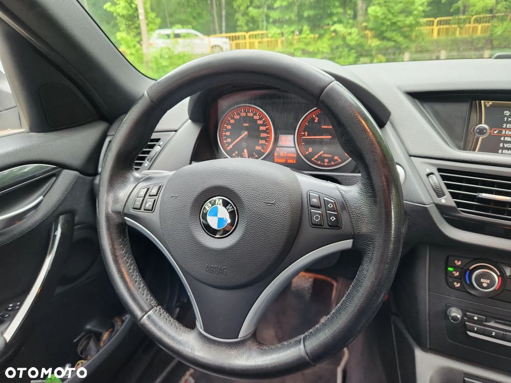 BMW X1 xDrive18d xLine - 34