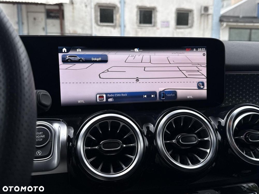 Mercedes-Benz GLB - 14