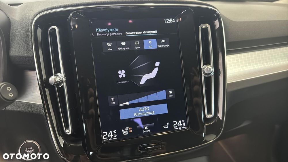 Volvo XC 40 T3 Momentum Pro - 24