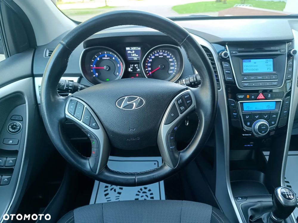 Hyundai i30 blue Kombi 1.6 CRDi Passion - 30