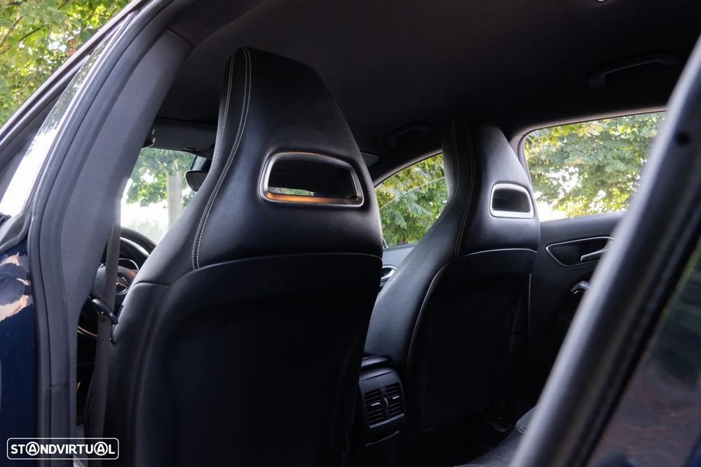 Mercedes-Benz CLA 180 d - 55