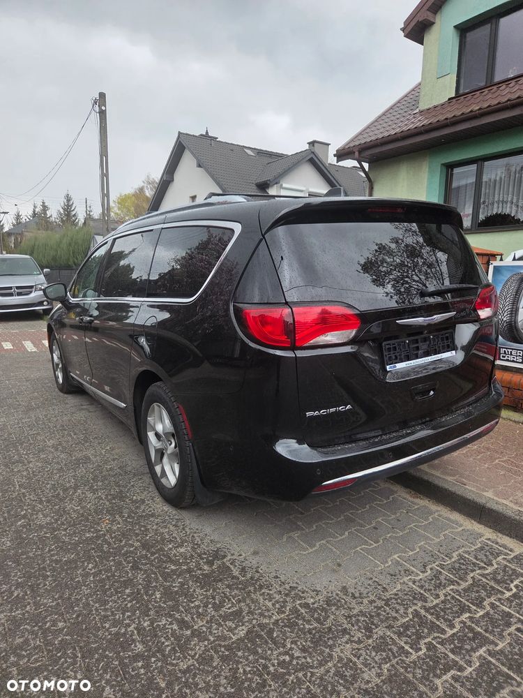 Chrysler Pacifica - 14