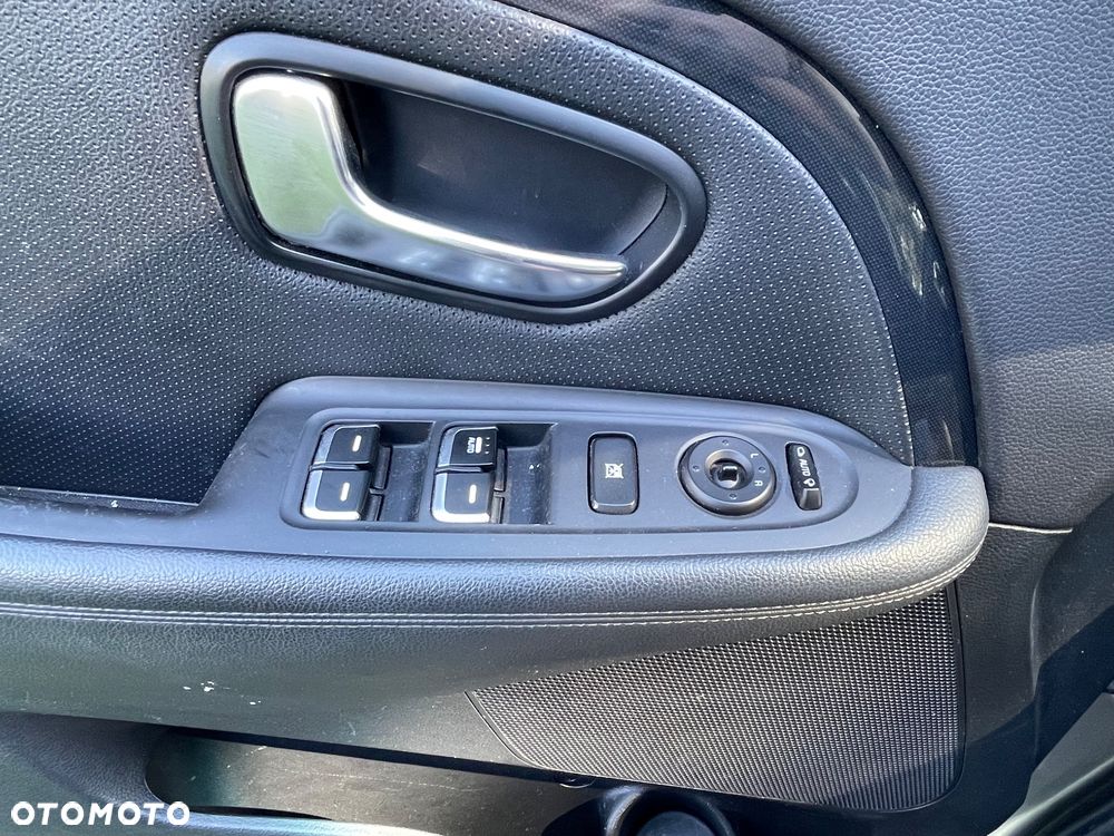 Kia Carens 1.7 CRDi 141 Edition 7 - 33